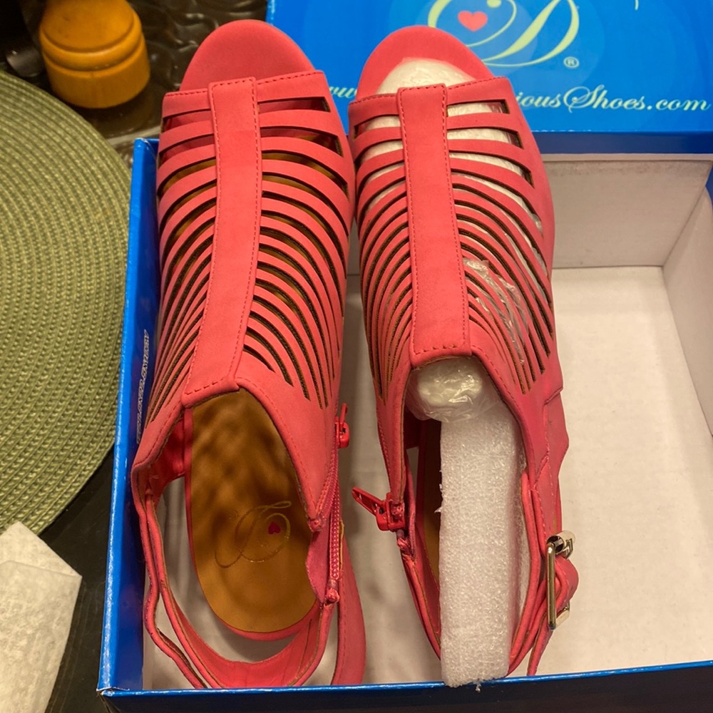 Pink strappy dress sandals-Never worn. Size 7-1/2.No tags.Has original packaging